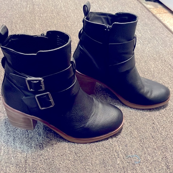 Boots - Picture 1 of 2